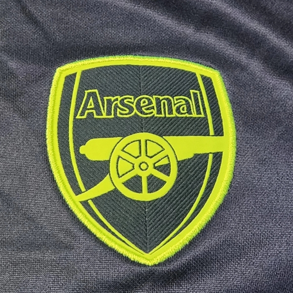 Arsenal FC 2016-17 Training shirt - Picture 2 of 7